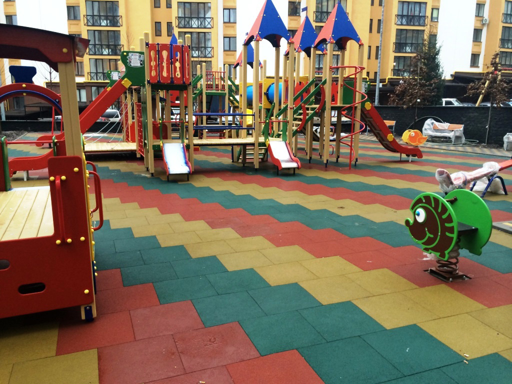 Как сделать детские площадки безопаснее